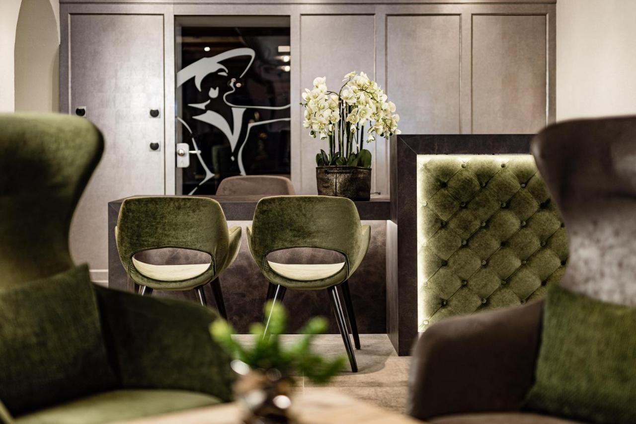 Boutique & Fashion Hotel Maciaconi - Gardenahotels Santa Cristina Val Gardena المظهر الخارجي الصورة