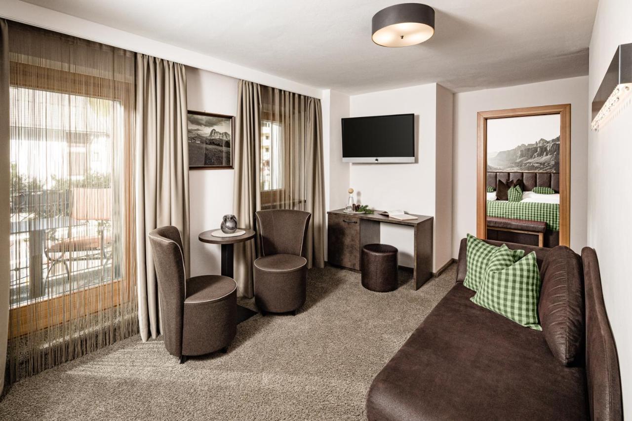 Boutique & Fashion Hotel Maciaconi - Gardenahotels Santa Cristina Val Gardena المظهر الخارجي الصورة