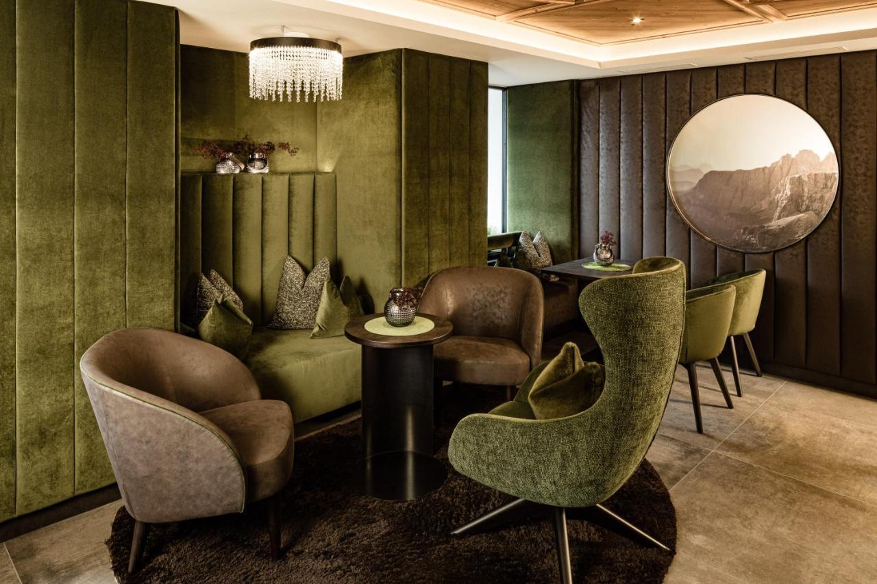 Boutique & Fashion Hotel Maciaconi - Gardenahotels Santa Cristina Val Gardena المظهر الخارجي الصورة